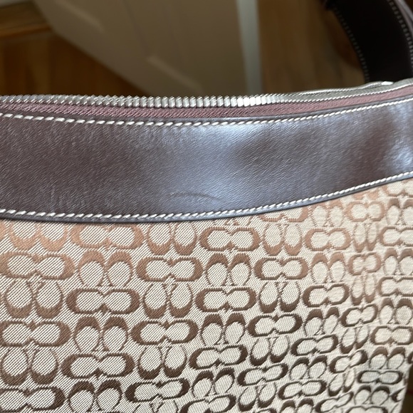 COACH HANDBAG - Picture 10 of 12